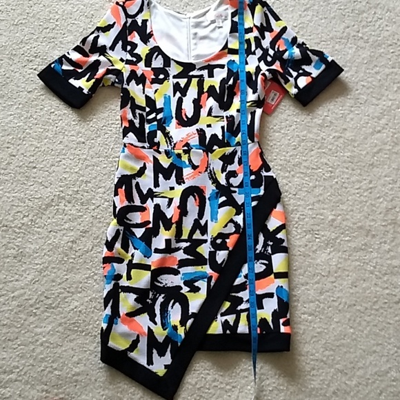 Dress - Picture 8 of 8